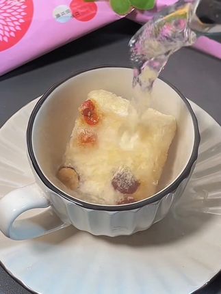 早上没时间吃早餐的公主们,来上一杯免洗免泡免煮的银耳羹,入口清甜软糯,搭配牛奶更好喝#妈呀太香了 #即食 #早餐吃什么