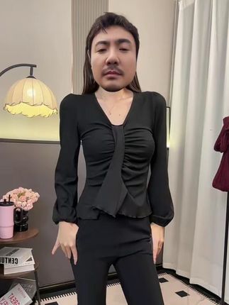 #显瘦穿搭 #气质穿搭 #今天穿什么 #女装 #高级感穿搭 姐妹们给我选选今天出门穿什么颜色!