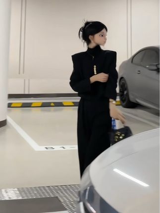 #优雅气质 #御姐风 #气场全开 #黑色系穿搭 #气质范