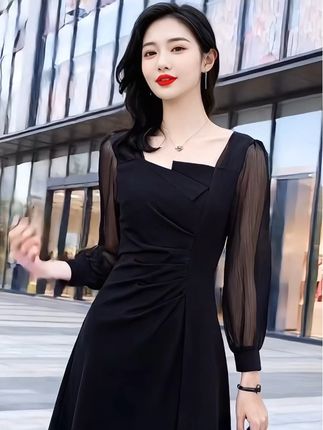#创作者中心 #创作灵感 #黑色连衣裙 #显高显瘦 #优雅气质