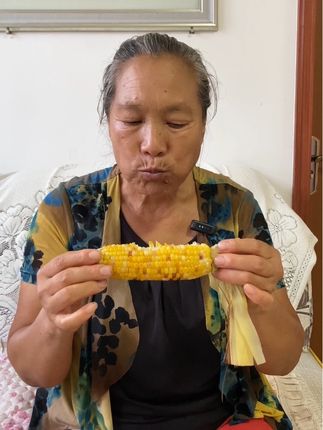 #五彩甜糯玉米 #强烈推荐 #带壳玉米#拒绝科技与狠活 #太好吃了 没吃过的一定要尝一尝