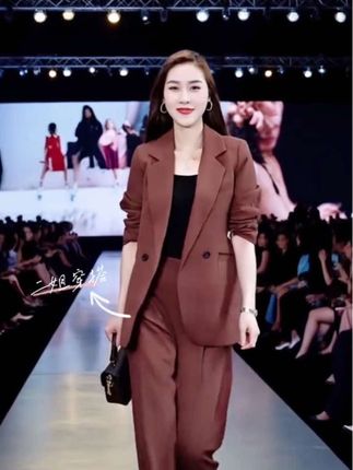 大码西装套装女200斤春秋款胖mm洋气减龄高级感西服阔腿裤两件套#时尚搭配服装 #引领时尚潮流 #时尚气质穿搭 #气质女神范儿 #减龄气质