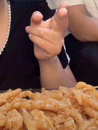 绝嘉无骨鸡爪柠檬酸辣蒜香不辣开袋即食休闲解馋小零食