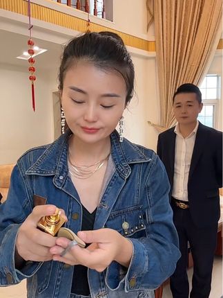 拍一发四,试用三个,大瓶35g #日不落粉底液 #日不落粉底液推荐 @四宝妈妈《盼盼妹妹》