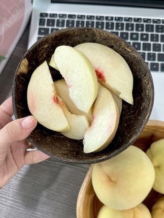 又甜又脆有多汁的蒙阴大白桃,真的超好吃#脆甜多汁 #白桃#大白桃#桃子