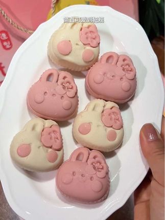 五仁月饼吃腻了的!今年可以换换口味,真的拒绝不了这么可爱的小兔子月饼礼盒~#月饼 #中秋月饼礼盒 #中秋节快乐 #礼物 #月饼礼盒
