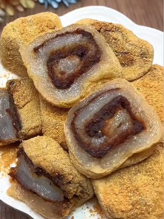 这个#驴打滚 吃起来糯叭叭的,QQ弹弹还能拉丝,特别好吃,没吃过的一定要试试,软糯香甜口感特别好 ,一口就沦陷的零食,大人小孩都爱吃#好吃到停不下来 #零食推荐 #驴打滚软糯香甜