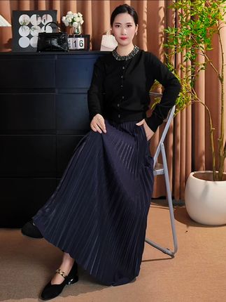 青丘百褶裙半身裙女秋冬2025新款爆款显瘦垂感a字大摆长裙到脚髁#秋冬新款半身裙 #a字半身裙 #遮肉显瘦半身裙