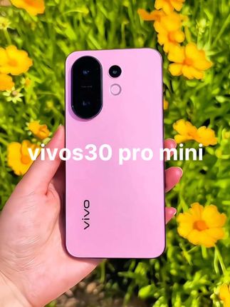 郑钦文同款vivo S30 Pro mini酷莓粉,颜值与实力的代名词!低饱和度粉蜡色,雾面玻璃背板,阳光下折射细密珠光,搭配黑色金属中框,甜酷感拉满。6.31英寸小直屏,186g轻盈机身,单手握持超舒服。还有氛围感胶片滤镜,随手一拍就是大片,爱了!#郑钦文 #vivos30promini #vivos30 #vivos30记录我的光彩绽放 #超美小直屏