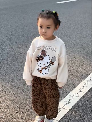 我拥有了一个很好的朋友 我想去哪儿她都会陪我去 她好像从不会扫兴 比任何人都能给我提供情绪价值 #生女儿就要这样穿 #萌娃穿搭 #生女儿就是用来打扮的 #女童穿搭 #女童秋装套装