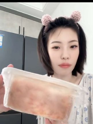 肉松奶酪棒,巨巨巨好吃,馅料多,面包体松软,多次回购,价格相当美丽#橱窗好物推荐#谁吃谁迷糊#酱多多 #橱窗好物推荐