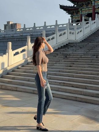 #微胖穿搭 #显瘦穿搭 #显瘦牛仔裤 #ootd穿搭 #日常穿搭分享