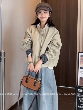 早秋新款百搭宽松立领格纹卷边拉链短款外套#牛仔裤 #女装 #懒人必备 #拍照姿势 #今日穿搭