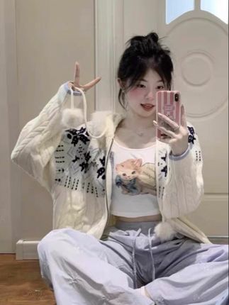 韩系新款学院风针织女2025新款连帽开衫软糯宽松慵懒百搭上衣外套#每日分享 #强烈推荐 #女装穿搭 #穿搭分享 #女装