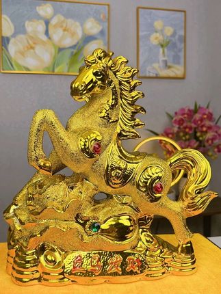 杏花村美酒来大福利了!景德镇和杏花村联合打造“马到成功珍藏酒”,金光闪闪,闪闪发光,摆在任何地方都是一道亮丽风景线,三斤礼盒装,53度清香型,收藏摆柜也太高级了吧#高端大气上档次这也太漂亮了 #陶瓷艺术 #杏花村 #好酒送到家#送礼佳品