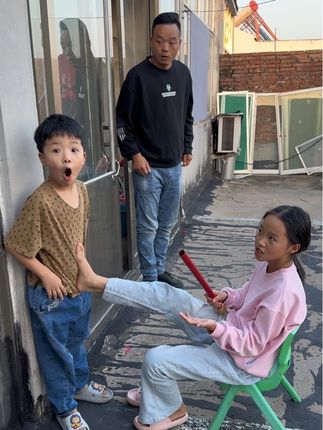 @DOU+小助手 儿子以为靠山来了,没想到靠山一点都靠不住😂