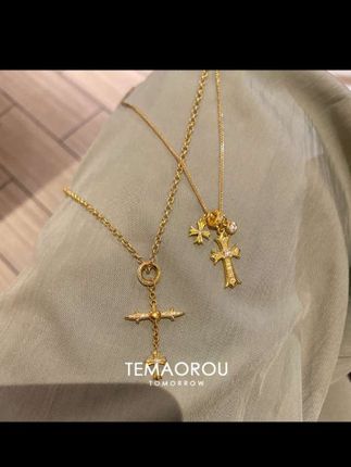 男生戴会发光的十字架项链是真的炫酷!因为它寓意着救赎与希望、光明与未来。#项链 #时尚饰品 #锁骨链 #礼物推荐 #首饰分享