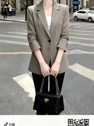 2025秋季新款设计感时尚气质西装女洋气显瘦遮肉休闲小西服2988