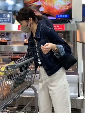 #秋冬新款#牛仔外套#休闲百搭#洋气减龄#气质穿搭