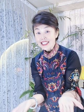 这娘们咋这么黑,基本和新郎无缘了😂#穿搭#苎麻#马甲#双层棉纱线女装#@布桐达人穿搭