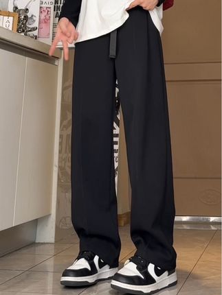 可以修饰腿型的#弯刀裤 腿粗腿不直肌肉腿一定要试试!#宝藏裤子推荐 #百搭阔腿裤 #显高显瘦显腿长 #显腿长的裤子