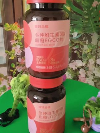 每天两粒,酸甜西柚味,吃和不吃真的不一样。女孩子过了25+不要再吃单一的维b了,一定要试试这个多种维生素B族EGCG片!#每天记得补充维生素#维生素b#EGCG #女生必备#诺特兰德#好物推荐
