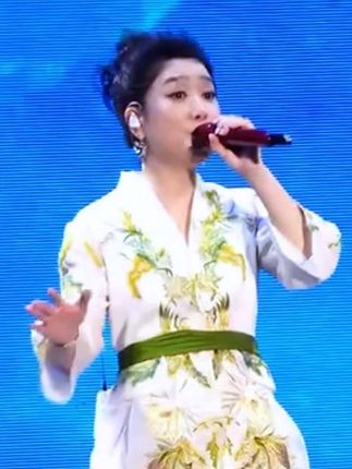 被别人上一课 那是别人的本事 走不出来 是自己无能. #凤凰传奇 #海底