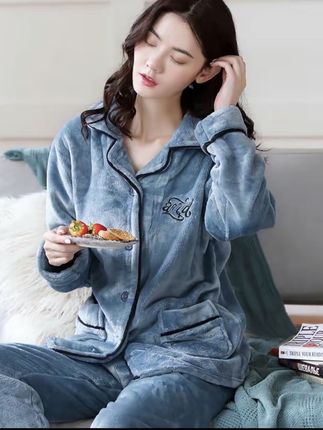 秋冬季新款珊瑚绒睡衣女套装加厚加绒长袖保暖法兰绒家居服套装#宅家睡衣秀 #居家服 #家居服套装 #睡衣家居服 #睡衣秀 @创作灵感小助手 @DOU+小助手 @欢心新梅