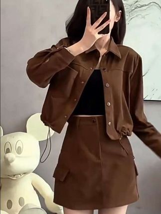 懒人穿搭必备套装。#穿出自己的风格 #小香风套装 #小个子女生穿搭 #美拉德风 #秋冬氛围感穿搭