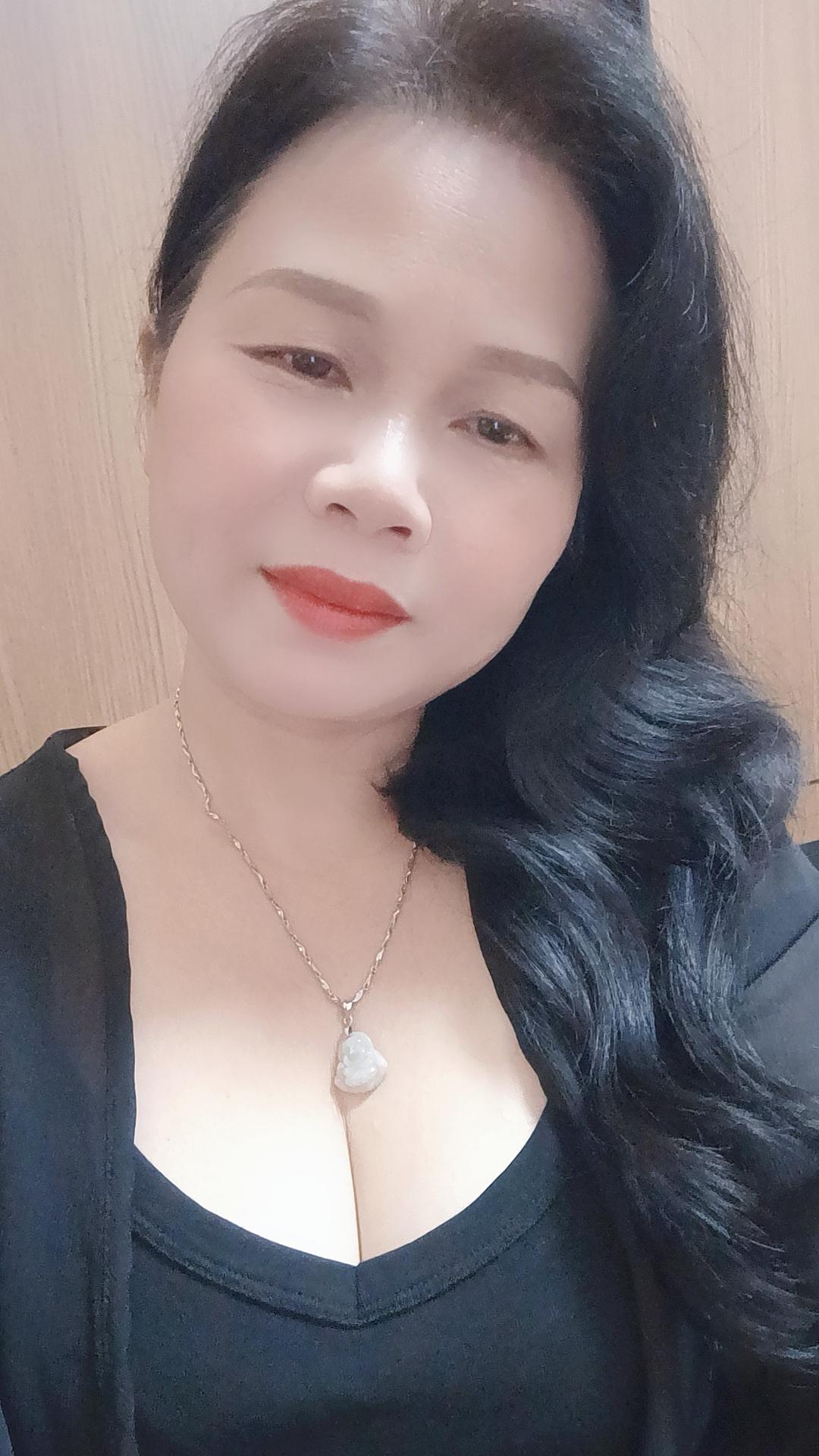 早上好,这个点了睡醒过来了,在段时间熬夜。了啊!都没有睡饱觉啦!还要继续睡觉吧!感觉看看到我自己熬夜了,人皮肤变了太差了呀!人会改变一下吧!好好早点休息睡觉吧!睡到顺其自然醒啦😂😊❤️🌹☕