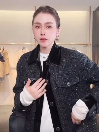 外套不是用来遮风的, 它是你在人群中稳稳立住的姿态#阿玛施 #小香风 #外套