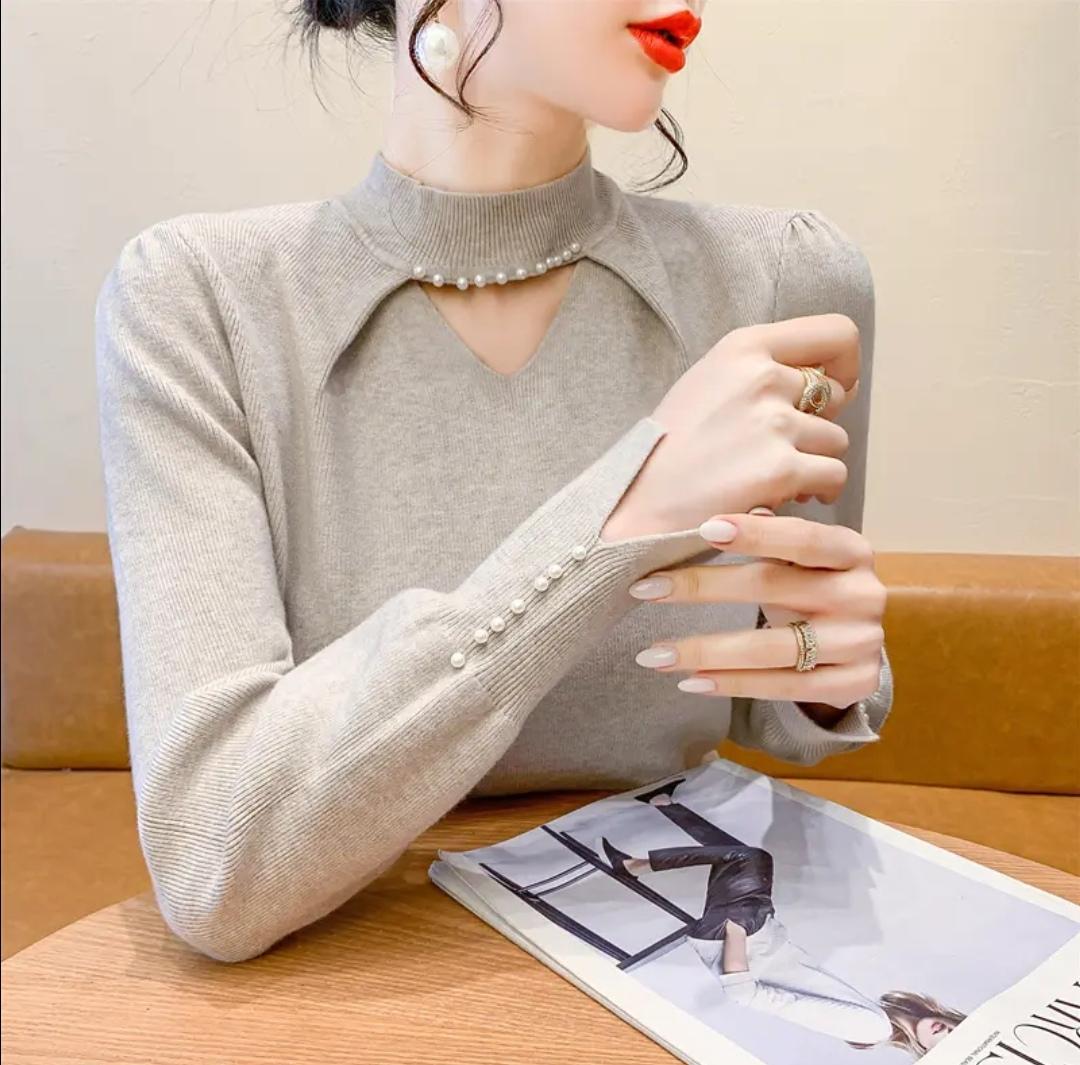 爆款时尚钉珠百搭修身毛衣。毛衣秋冬款半高领针织衫女装高级感钉珠T恤打底衫修身内搭上衣女不起球不掉色面料柔软舒适谁穿谁好看不挑身材胖瘦都能穿谁穿#穿搭 #高级感穿搭 #毛衣 #时尚穿搭 #每日穿搭