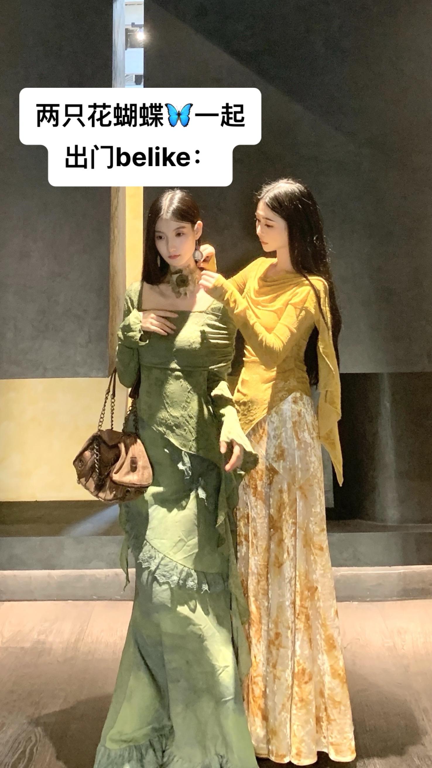 两只花蝴蝶🦋一起出门belike:#拍照姿势 #出游穿搭 #姐妹穿搭 #闺蜜穿搭 #拍摄花絮