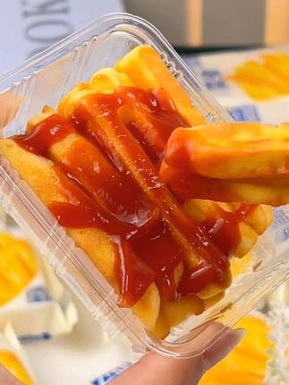 口感奶香松软,蘸点番茄酱更有滋味。#甜点 #美食 #甜点美食 #大人小孩都爱吃#好吃不贵