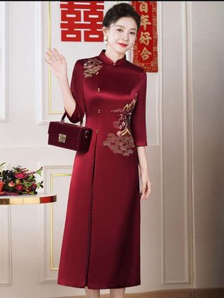 #2025新款进口三醋酸手绣高品质改良旗袍喜妈妈婆婆高贵礼服时尚N#结婚 #优雅气质 #婚礼妈妈礼服 #喜婆婆喜妈妈婚宴礼服 @抖加🔥上热门🔥dou+🔥热点宝