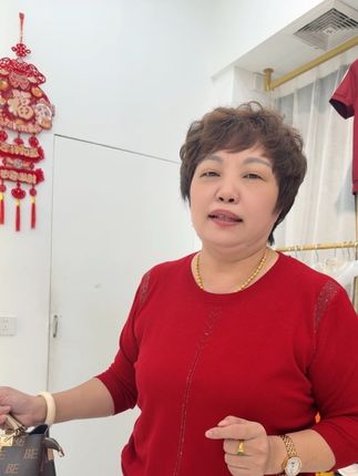 每天都是2:00一线,不是上班就是回家准备收摊回家了#谁穿谁好看