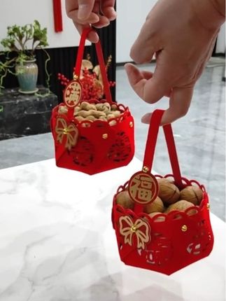 搬新家的朋友你们都准备起来~乔迁手提4个干果篮,装上4样干果,精致又喜庆,乔迁氛围感满满!#乔迁之喜大吉大利#搬家仪式感 #搬新家 #乔迁新居#乔迁干果篮 @巨量千川 @DOU+小助手