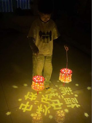 中秋节快到了,来做一个超好看的投影走马灯吧~#手工diy #手工灯笼 #中秋节手工灯笼