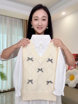 啊啊啊,太太太甜美洋气、巨巨好看舒适又实穿、这品质不愧是品牌货#高品质童装 #面料柔软舒适 #女童秋款新品#针织衫 #假两件针织衫