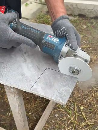 100X30-20㎜孔岩板磨切片(升级版),适用于岩板/瓷砖/玻璃的打磨切割倒角。超细颗粒金刚砂,光洁磨切 100x30-20 ملم لوحة ثقب طحن شريحة ( نسخة مطورة ) ، تنطبق على صخرة لوحة / بلاط السيراميك / الزجاج طحن قطع الشطب . غرامة الحبيبات ساموري ، على نحو سلس طحن قطع 100X30-20㎜ perforated rock slab grinding and slicing (upgraded version), suitable for grinding, cutting and chamfering of rock slabs/tiles/glass. Ultra fine particle diamond sand, smooth grinding and cutting #岩板 #石材加工 #瓷砖铺贴 #抛光打磨 #切割片