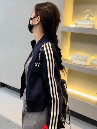 韩版三条杠短款外套女秋季新款小个子独特超好看韩系chic别致上衣#简约穿搭 #减龄显瘦穿搭 #运动休闲外套 #外套穿搭 #高级感穿搭