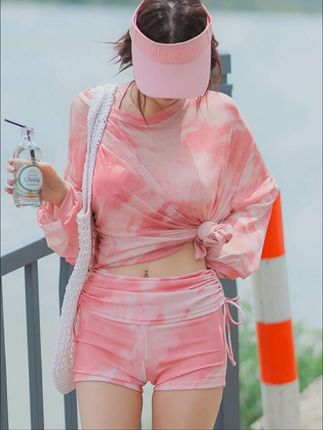 #dou上热门 高能感2025新泳衣女分体三件套罩衫防晒感新款性感遮肚显瘦夏游泳#泳衣 #比基尼泳装 #夏季玩水 #爆款热卖中