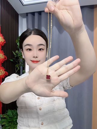 超好看的双面双面珐琅四叶草项链,时尚简约,还百搭!#项链 #首饰 #首饰分享 #我可真会买