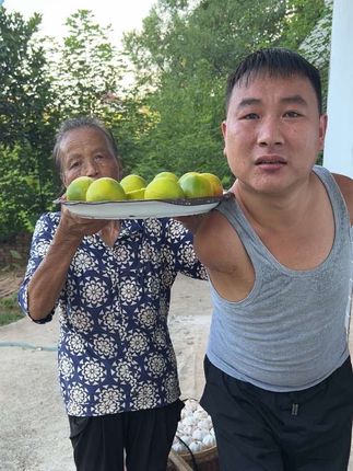 #冰糖橙#水果#一口下去超满足 #果园现摘现发新鲜到家 #残疾人的生活