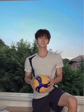可以一起去打球吗#响指变装 #男大 #极品辣条音