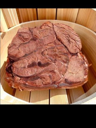 #美食 #牛肉 #每日分享 #酱牛肉 #梁米宝 ,叔叔阿姨们可来大好事了, 就这个我老公咋吃都没够的, 五香酱牛肉今天只要十九块六毛钱一斤了。