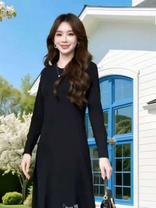 女生韩系ins衣服宽松休闲,显瘦长款打底气质连衣裙,百搭老钱风#黑色连衣裙#百搭连衣裙#秋季穿搭 #时尚穿搭 #谁穿谁好看不分年龄段