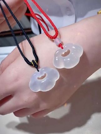 #玉髓吊坠 #祥云锁吊坠 #玉石吊坠 #情侣吊坠 #无限回购的宝藏单品