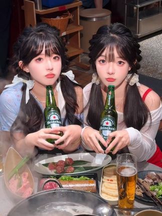 她私底下就是火锅啤酒都来的啊(•͈˽•͈)#双胞胎 #姐妹 #鸿姐和她的朋友们 #喜力 #心动榜餐厅