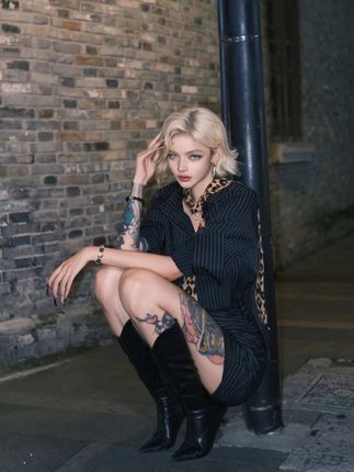 独来独往的女人 没有一个孬种 但绝对是犟种